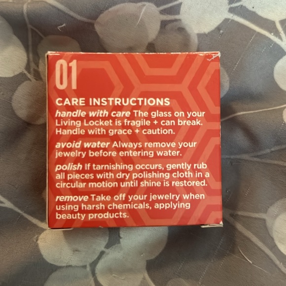 Origami Owl living locket large round chocolate with crystals - Picture 5 of 5